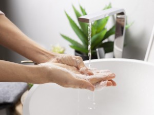 Curatenie și Siguranța cu Săpunuri și Dezinfectanți de Top de la Sanito.ro